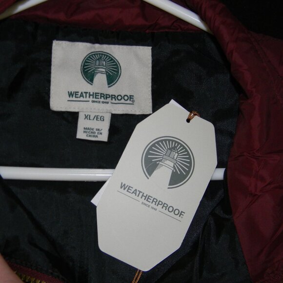 Weatherproof Puffer Vest Burgandy Packable NWT - Picture 3 of 3